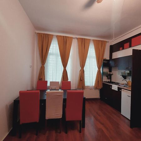 Appartamento Unirii Guest Bucarest Esterno foto