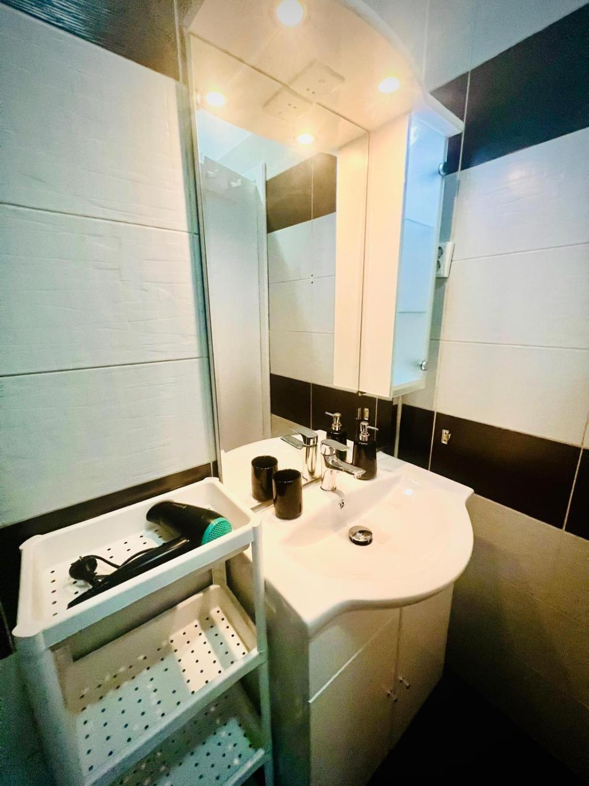 Appartamento Unirii Guest Bucarest Esterno foto